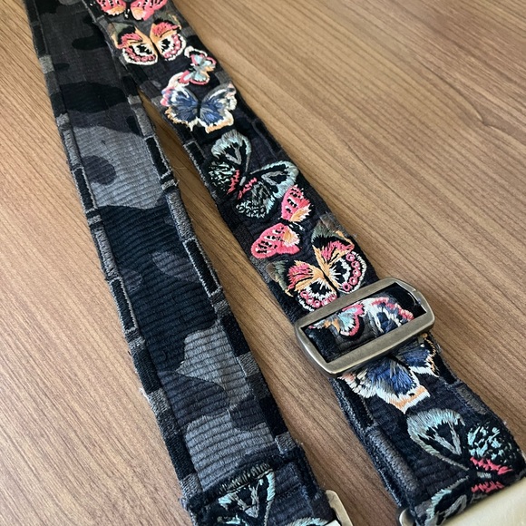 Rare Valentino Garavani embroidered camo butterfly purse strap - Picture 7 of 8